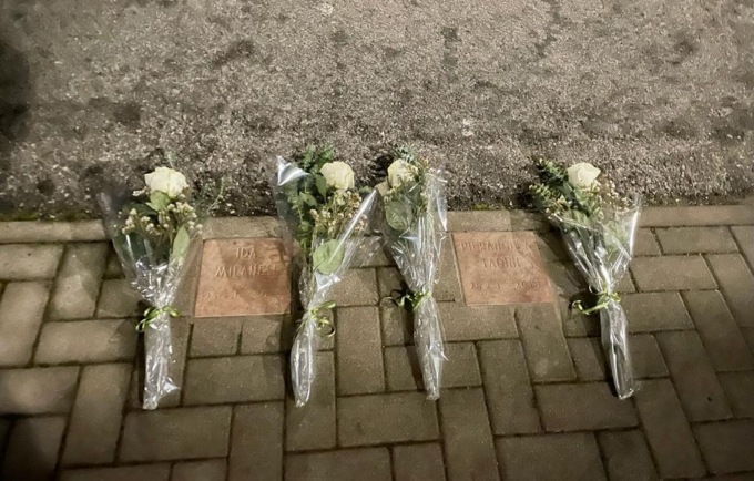 Fiori per le vittime del treno di Pioltello, quattro anni fa