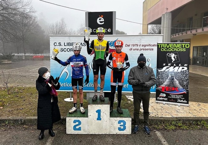 Mattia Arnoldi della Sc Romanese sul podio a Scorzé