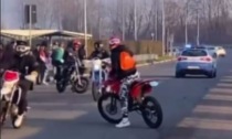 Folli gare in scooter: nuovo raduno di giovanissimi, interviene la Polizia