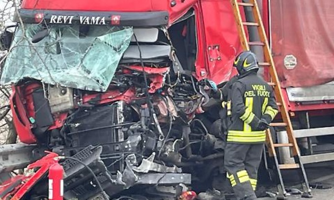 Schianto tra Tir: due feriti gravi a Soncino