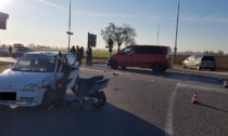 Schianto fra due auto e uno scooter sulla Soncinese, morto un 56enne