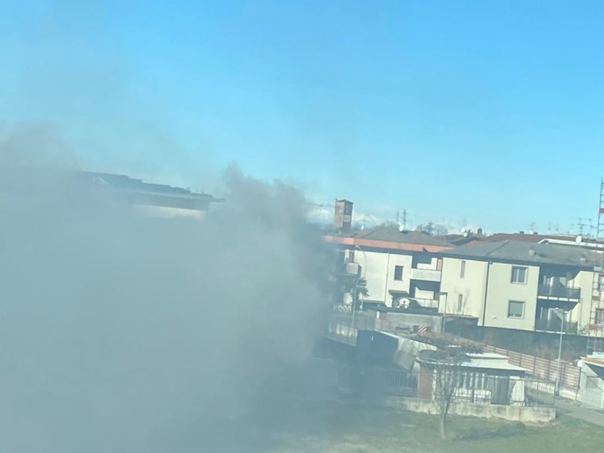 Colonna di fumo sulla pianura, ecco cos’è successo