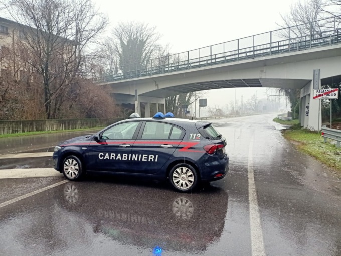Voleva gettarsi dal ponte, donna salvata dall’arrivo dei soccorsi