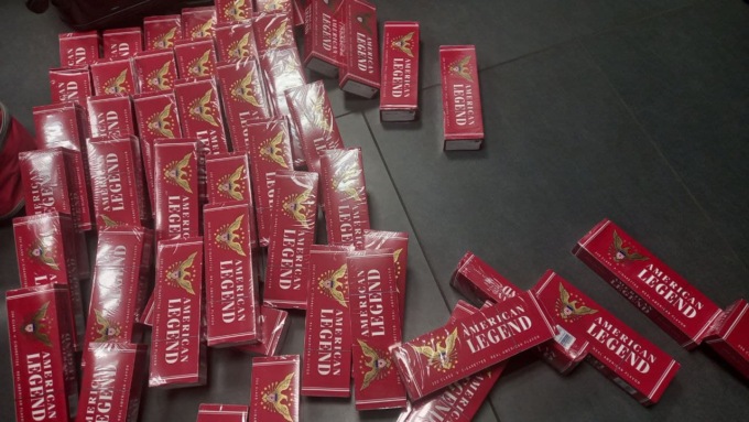 Sigarette egiziane in aeroporto: blitz a Orio, 3700 pacchetti sequestrati