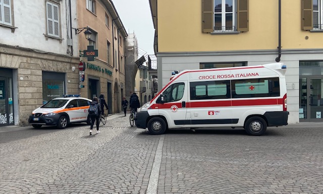 Intossicazione, soccorsa una 59enne