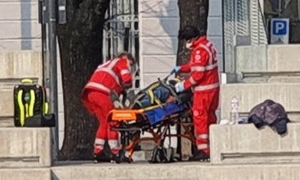 Pestato a sangue in piazza Setti da tre ragazzi in pieno giorno