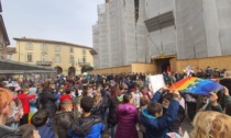 Treviglio, quattromila studenti in piazza contro la guerra: il video