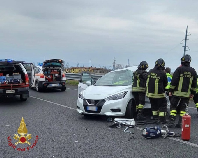 Auto contro camion sulla Brebemi, ferita una donna
