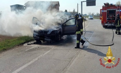 Auto in fiamme a Cortenuova