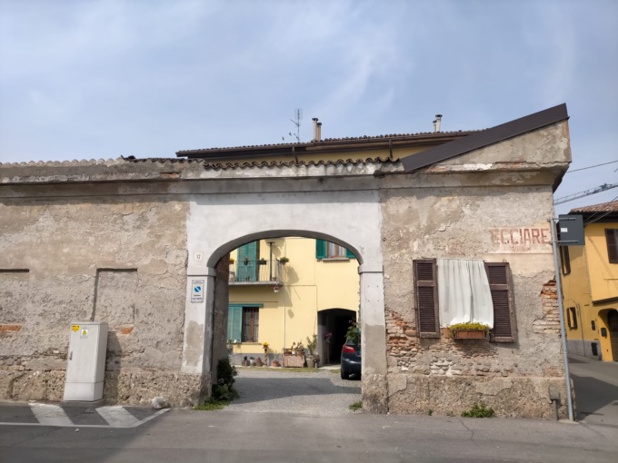 Tenta di derubare due anziani e manda in ospedale la figlia