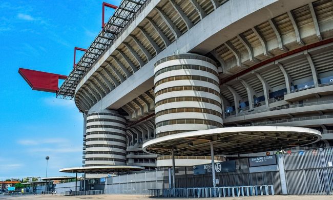 Lancia un bicchiere di pipì contro i tifosi dell’Inter: Daspo per un 21enne tifoso del Verona