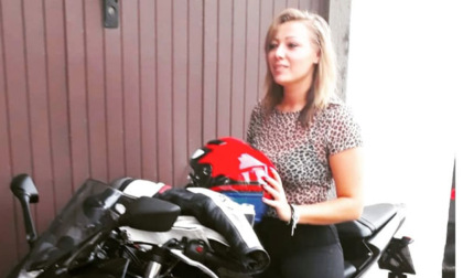 In moto con un'amica per trascorrere il sabato di Pasqua: 25enne muore in incidente