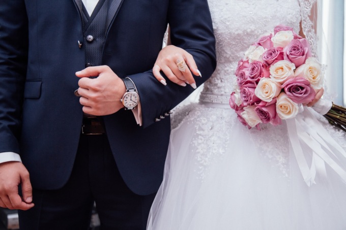 Beffati a un passo dal matrimonio: nei guai un wedding-planner bergamasco
