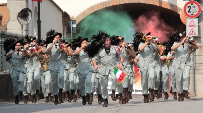 La Fanfara Scattini a Cuneo con i Bersaglieri bergamaschi per il 69esimo raduno nazionale
