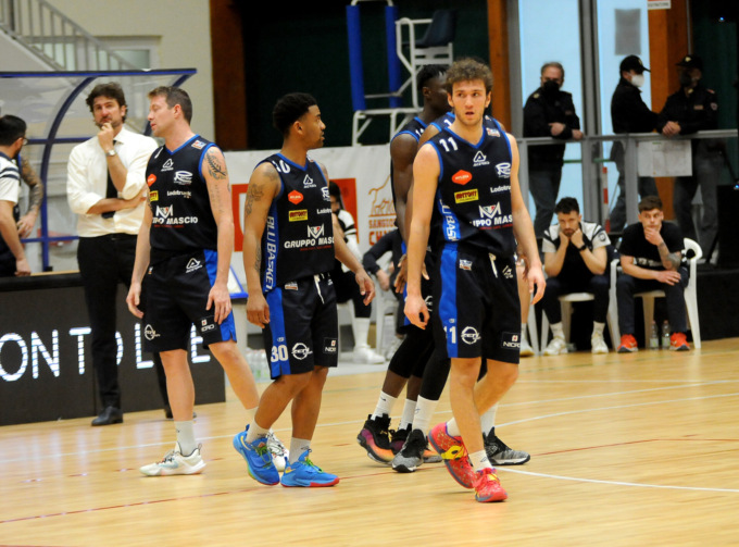 Treviglio imbarazzante, batosta in gara-5 e game over nei playoff