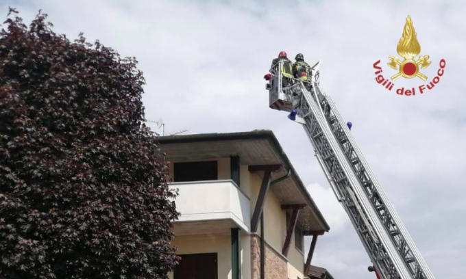 I pannelli fotovoltaici prendono fuoco, paura a Barbata