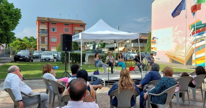 Il Festival del libro fa rivivere la piazza e il Centro civico