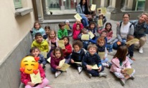 I piccoli cittadini del mondo della scuola dell'infanzia "Marta" in visita dal sindaco