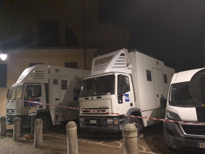 In piazza del Santuario quattro camion RAI, ecco perché