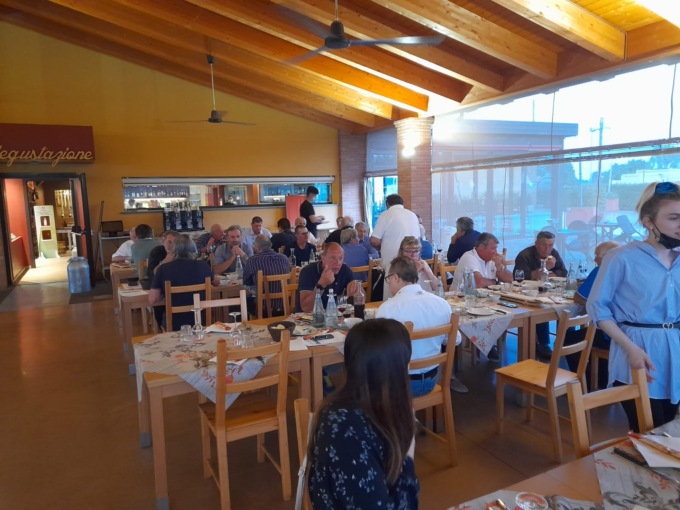 Podere Montizzolo ospita gli allevatori APA Services con una cena a km 0