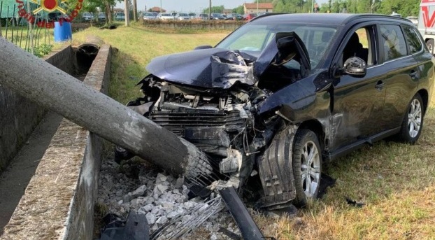 Schianto a Fara, morto in ospedale il conducente dell’auto