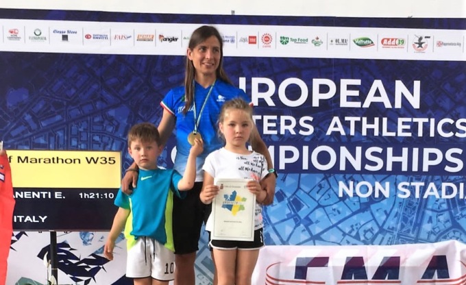 Elisabetta Manenti si è laureata campionessa Europea di mezza maratona