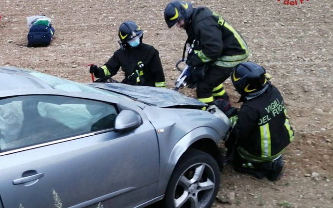 Fuori strada a Bariano, arrivano i Vigili del fuoco