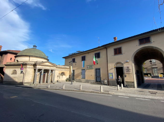 Scappa dalla Locale e tenta di speronarla, fermato e patente revocata