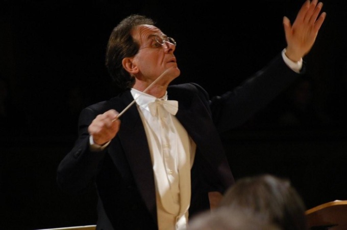 Il maestro Brena “racconta” il Barbiere di Siviglia, aspettando la “prima” a Caravaggio