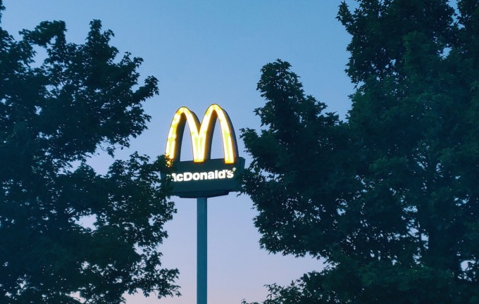 McDonald’s apre a Caravaggio e assume 50 persone: ecco come candidarsi