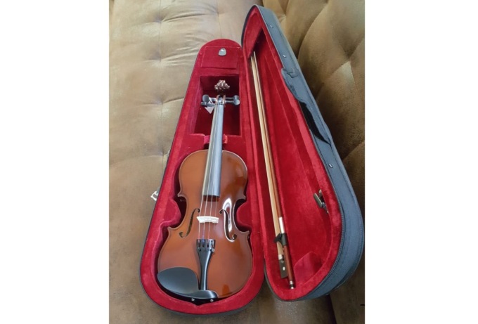 Da Malala un violino e un pianoforte per aiutare una scuola di musica ucraina