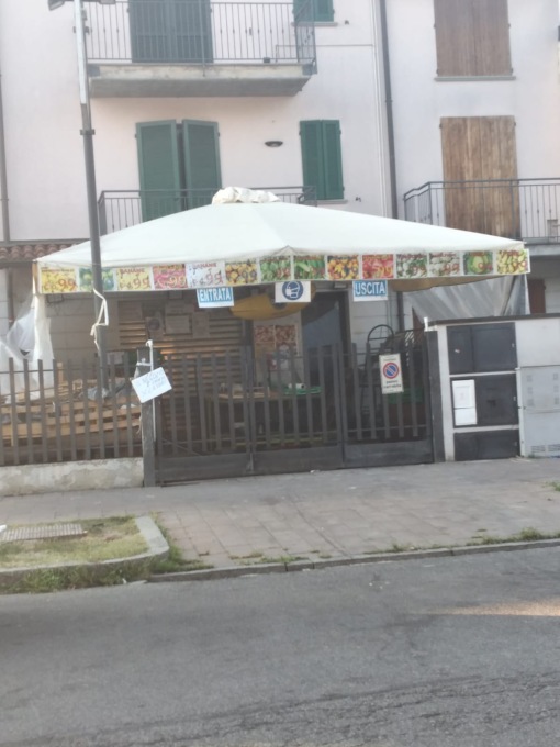 “Condizioni igieniche critiche”, Ats ordina la chiusura di un fruttivendolo