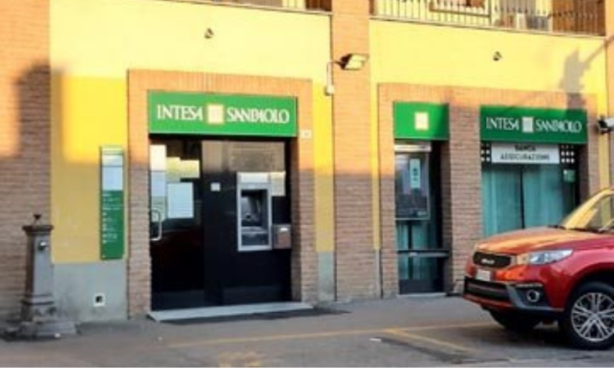 Chiude anche l’Intesa San Paolo, Boltiere resta senza banca