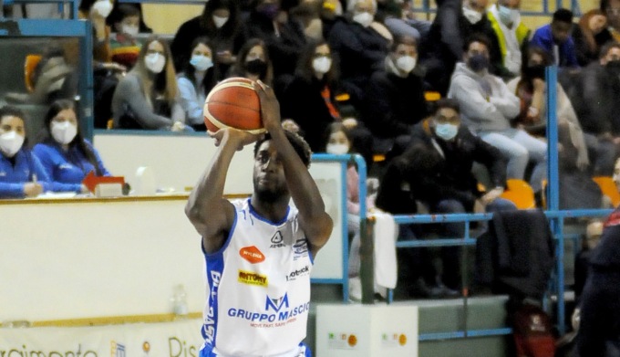 Abati Tourè resta in Blu Basket