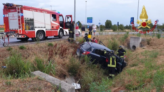 Schianto sulla tangenziale di Morengo e Bariano, ferita una donna