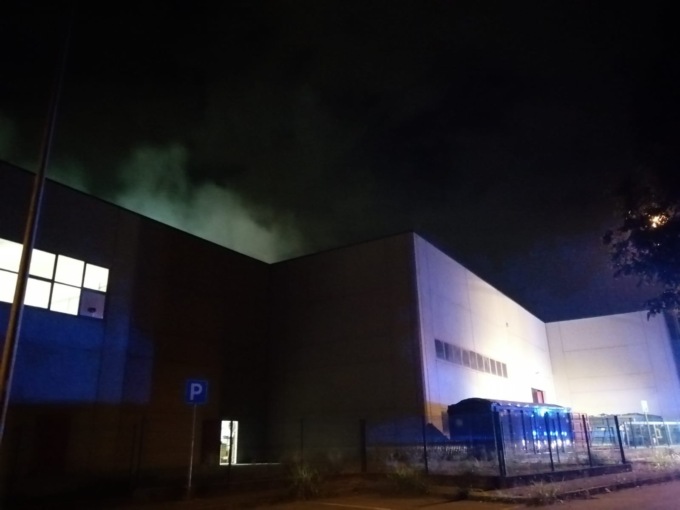 Grave incendio a Treviglio, brucia un’azienda
