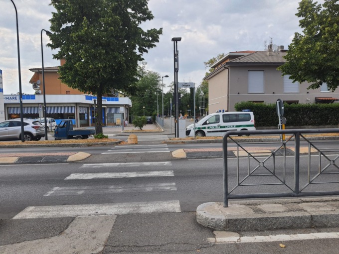 Ragazza investita in viale Ortigara