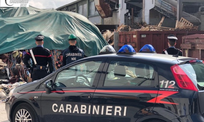 Buche riempite con rifiuti in un cantiere del Bresciano: nei guai una ditta bergamasca