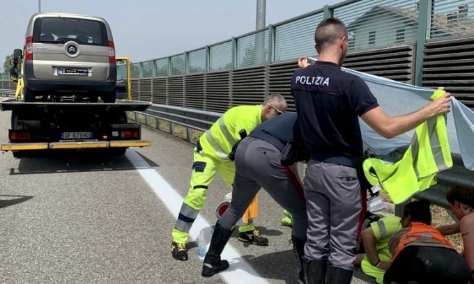 Malore in Brebemi a Bariano,  salvato dalla Polstrada di Chiari