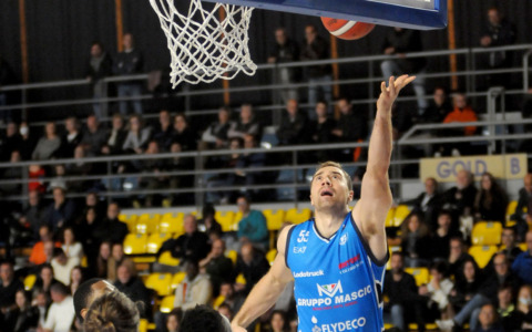 Quando il basket di Treviglio vestiva le maglie “Armani”
