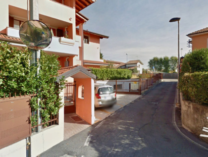 Lite per il posto auto. Anziano urta il vicino con l’Hummer: arrestato per tentato omicidio