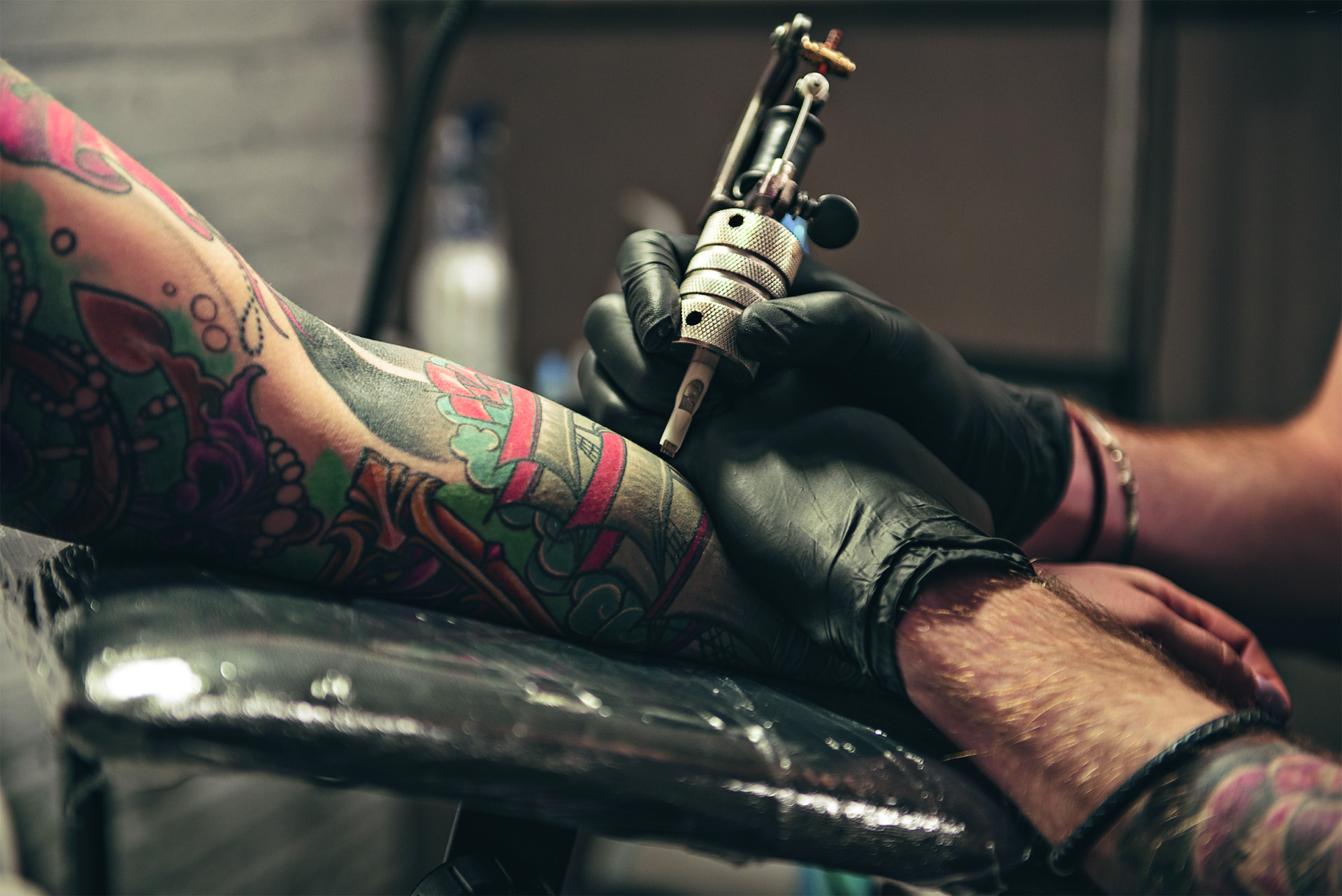 Il Tatuatore: ecco come diventare un professionista serio.