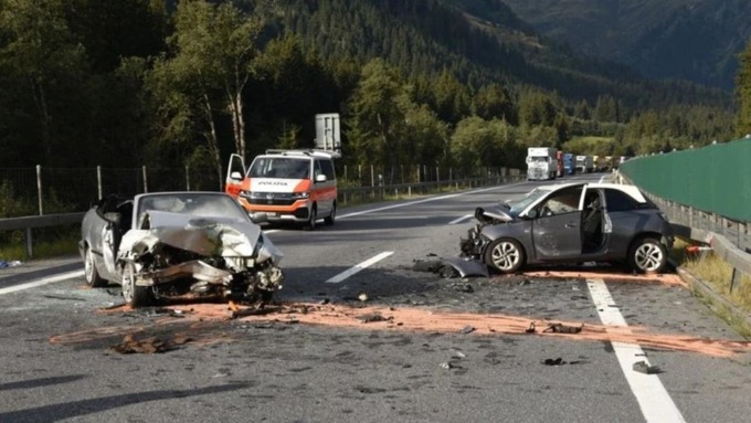 Terribile frontale lungo la A13 svizzera, gravissima una 56enne di Montello