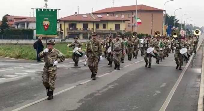 Grande sfilata per i 50 anni degli Alpini di Casirate