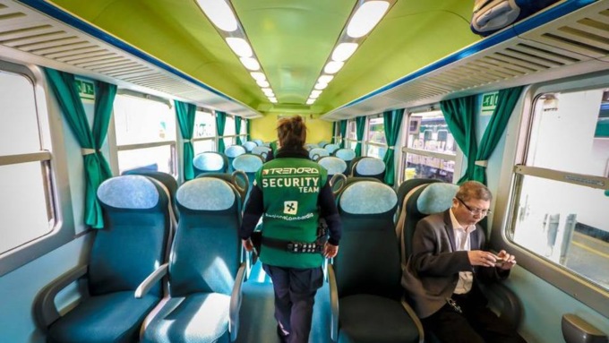 Aggredita in treno, 21enne violentata sulla linea Milano-Treviglio