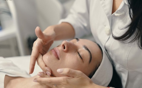 Medicina antiaging: i consigli degli specialisti per fermare il tempo