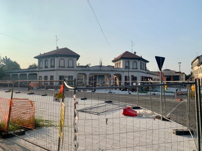 Il restyling di piazza Cameroni non piace al Pd: “Ci voleva più verde”