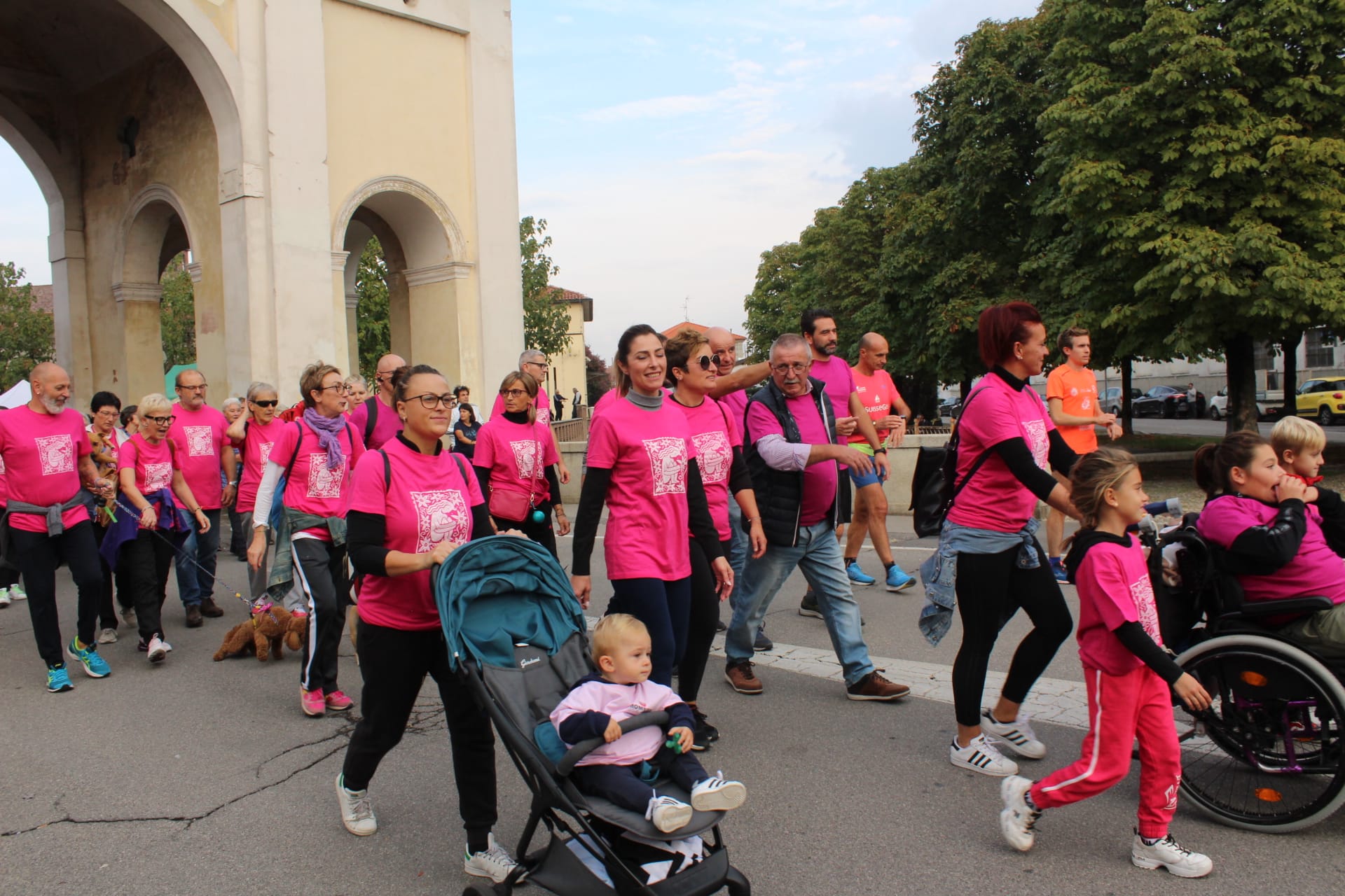 Amici di Gabri - Caravaggio cammina in rosa (1)