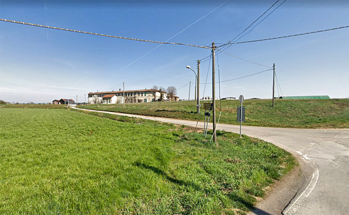 Rifiuti nella roggia, “pizzicati” dalle fototrappole