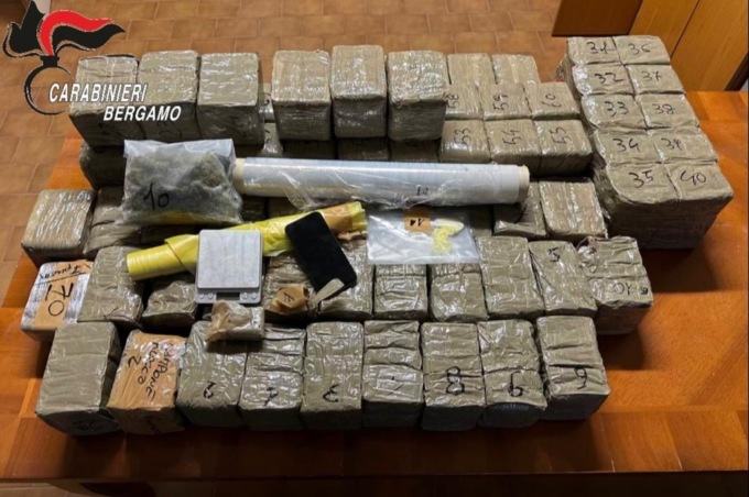 Arrestato narcotrafficante bergamasco: in garage 76 chili di hashish